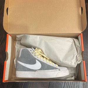 Nike women’s sneakers